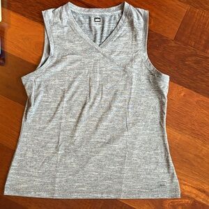 REI Women’s Tank Top Gray V Neck Size M Athletic Active